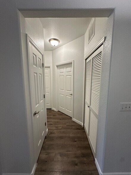 Building Photo - 2672 S Cathay Way