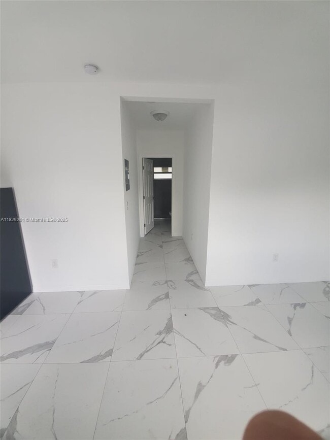 Building Photo - 1718 SW 57th Ave