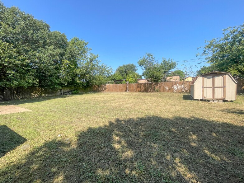 Building Photo - 312 Cedarwood Ln