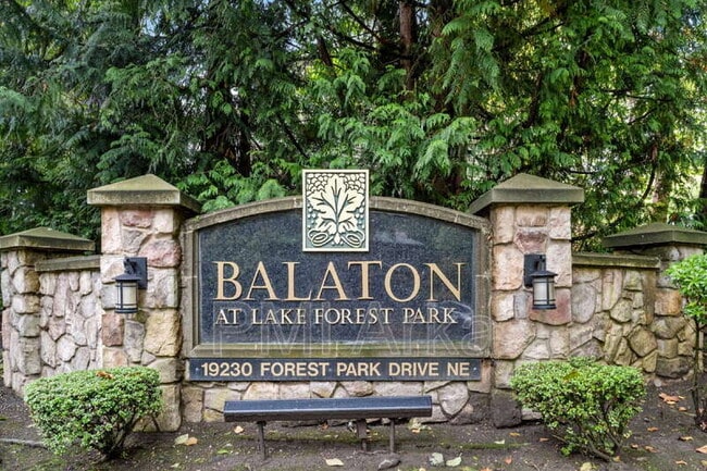 Building Photo - 19230 Forest Park Dr NE