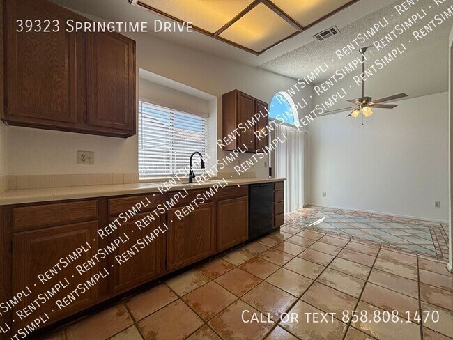 Building Photo - 39323 Springtime Dr