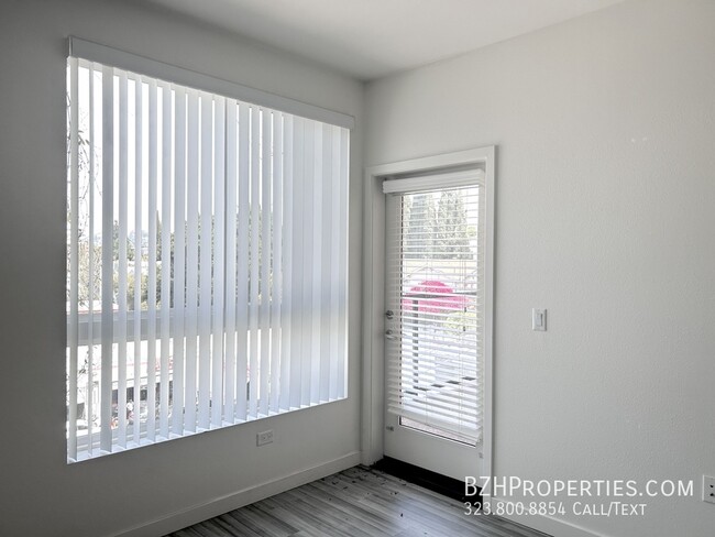 Building Photo - 704 N Alvarado St