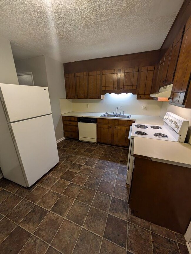 Building Photo - 2BD/1.5BA Unit in Hickory