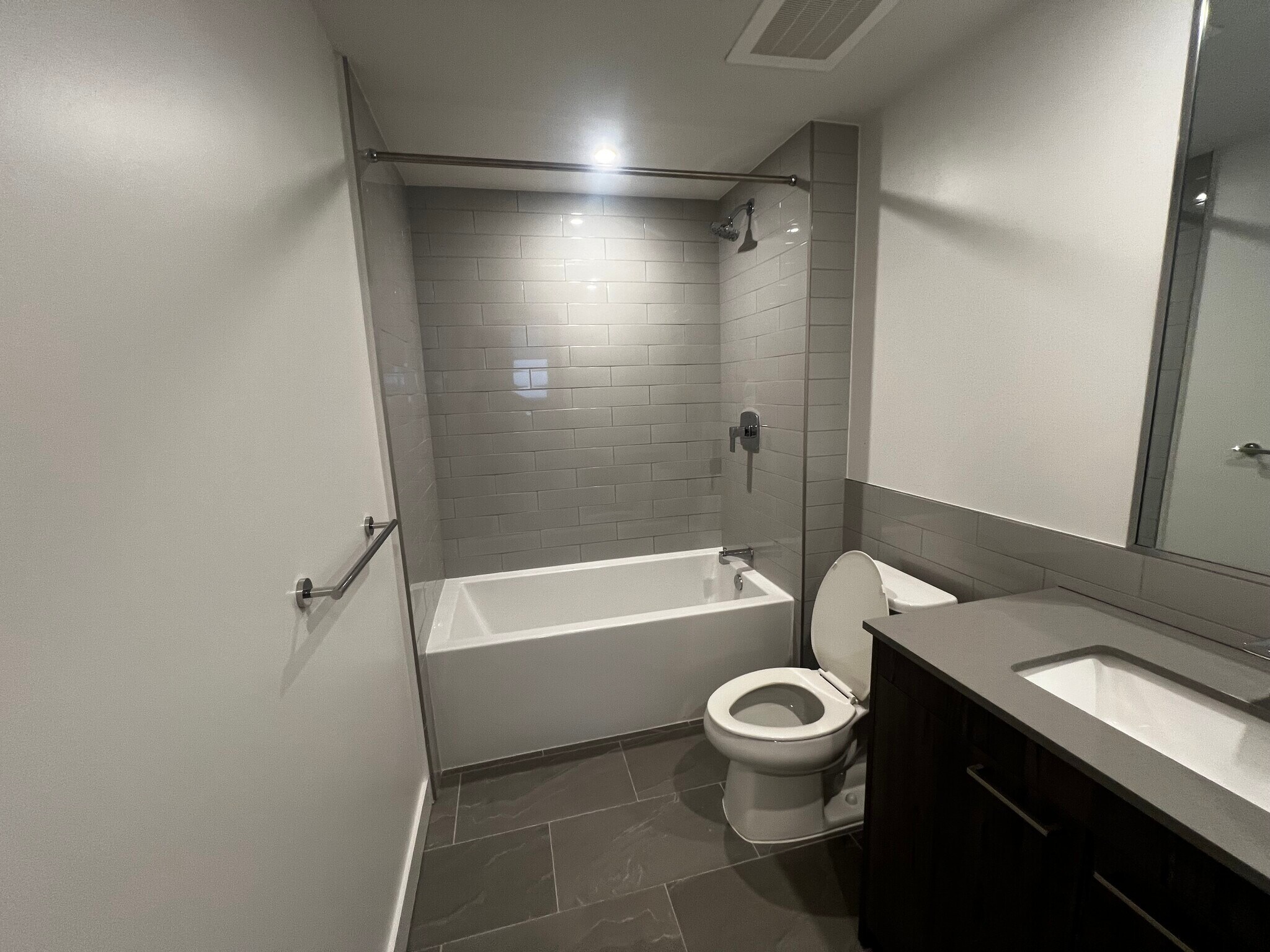 Building Photo - 133 NE 24th St