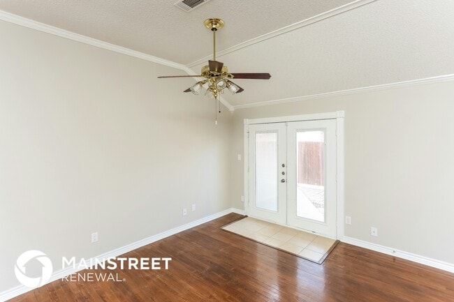 Building Photo - 501 Brazos St