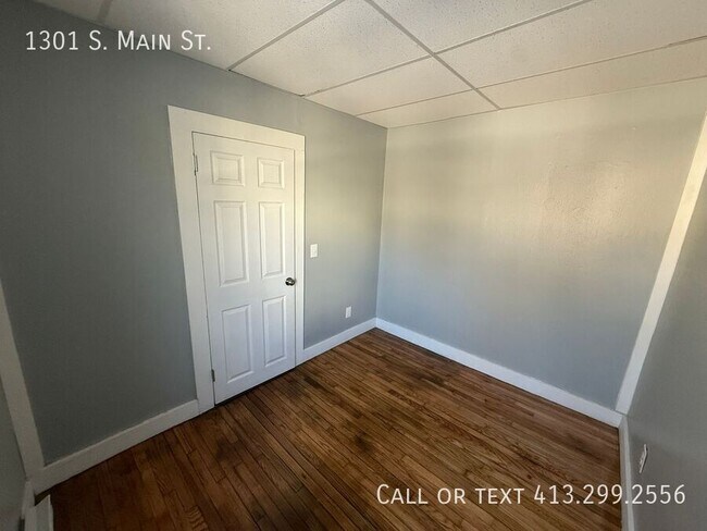 Building Photo - 1301 S Main St