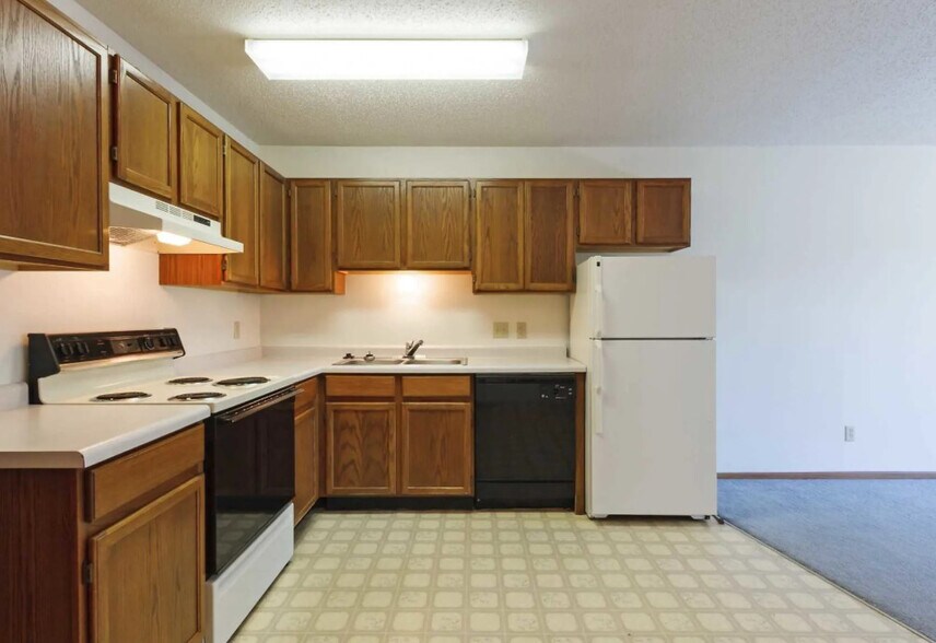 Southmoor Apartments & Townhomes 29002960 17th St S Moorhead MN