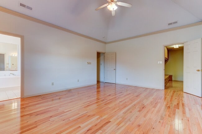Building Photo - Farragut 37934 - 4 bedroom, 2.5 bath home ...