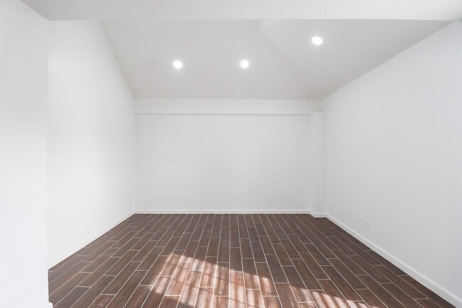 Building Photo - 4 Bed | 2 Bath in East Tulsa!