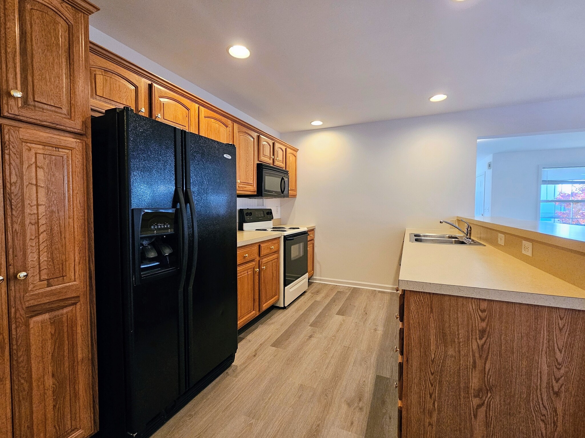 Building Photo - 701 Brentwood Dr