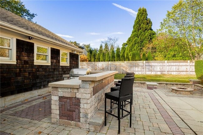 Building Photo - 138 Carroll Ave