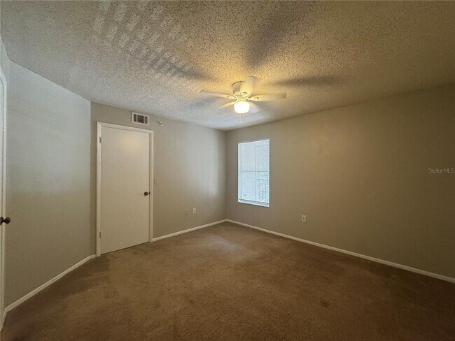 Building Photo - 633 Buoy Ln