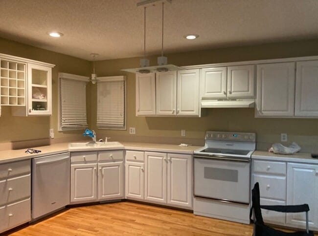 Building Photo - Emerald Isle Gated Community