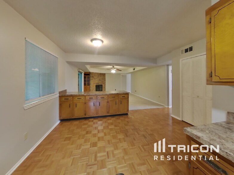 Building Photo - 1805 Alder Dr