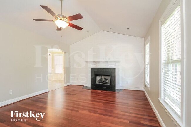 Building Photo - 1525 Finwick Dr