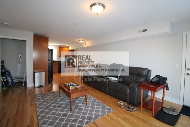 Building Photo - 20 Hanson St