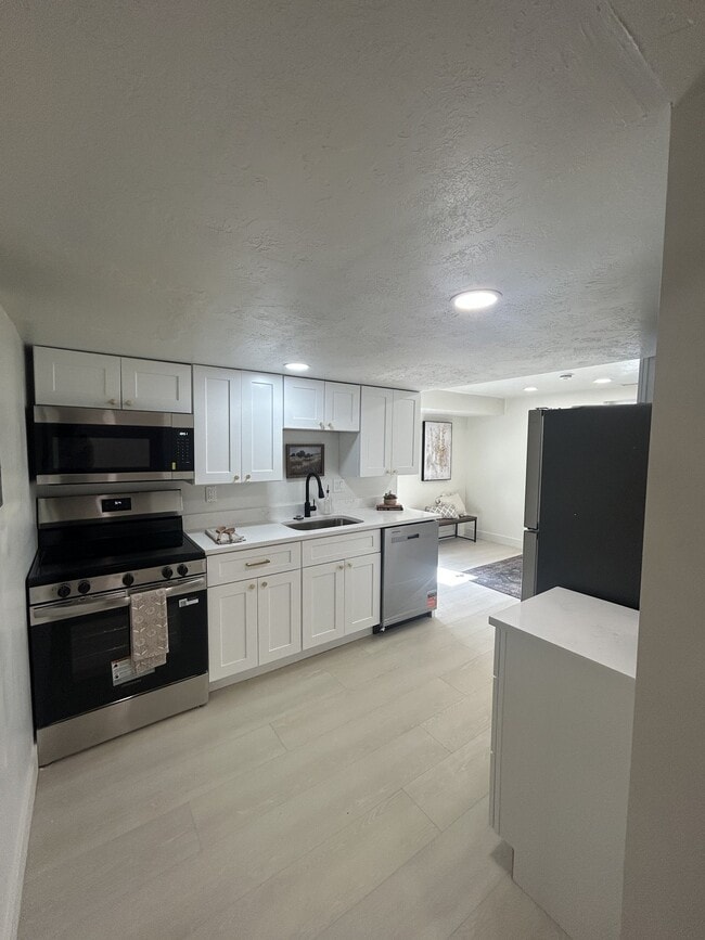 Building Photo - 7408 S Ramanee Dr