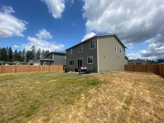 Building Photo - Modern Bonney Lake Home w/ AC  **SHORT TERM LEASE **