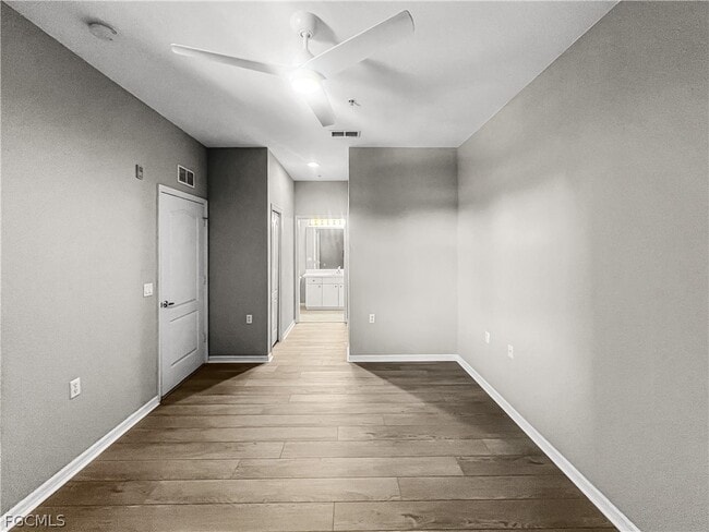 Building Photo - 8550 Kingbird Loop