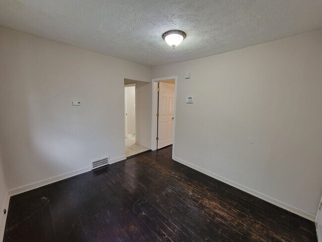 Building Photo - 723 N Frances St