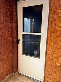 Building Photo - 117 N Shamrock St