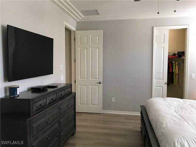 Building Photo - 11875 Izarra Way