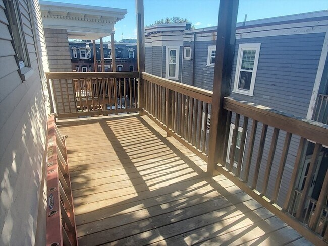 Building Photo - 0 Pleasant St