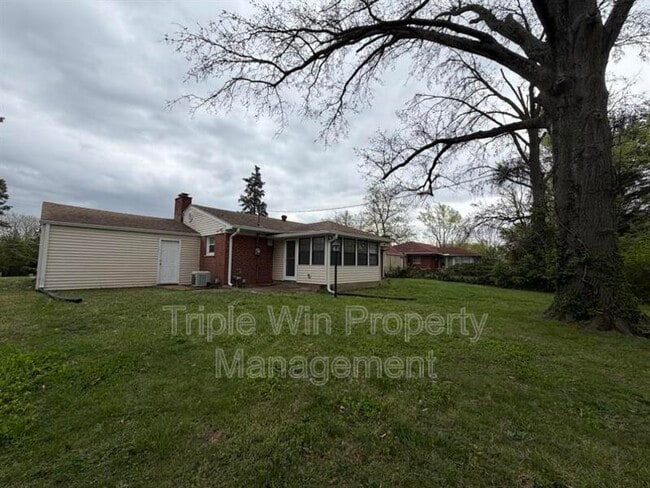 Building Photo - 1045 N Florissant Rd