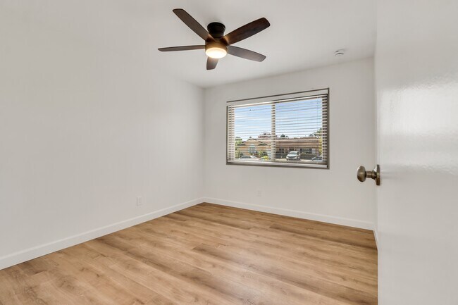 Building Photo - 4820 Cobb Dr