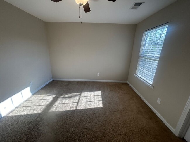 Building Photo - 224 Jerri Ln