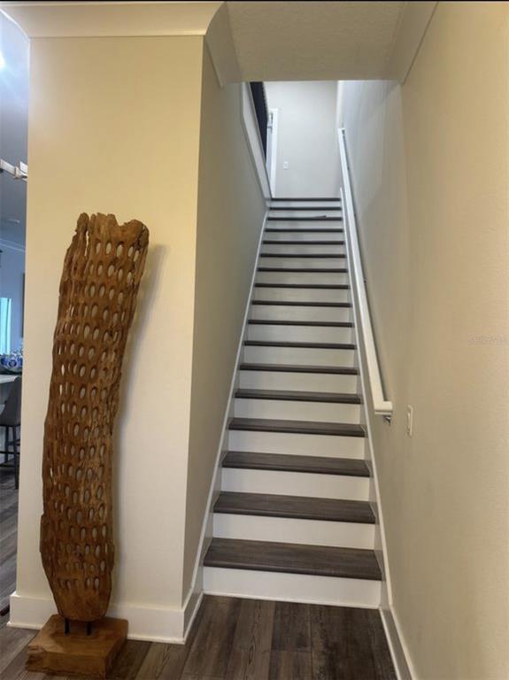 Building Photo - 1249 Savona Dr