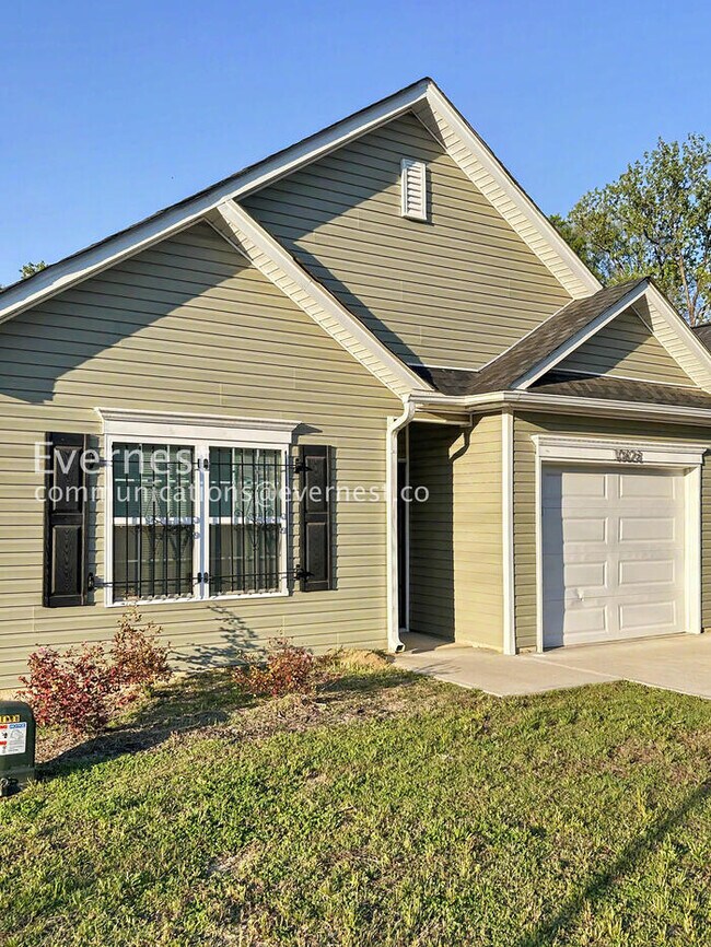 Building Photo - 10828 Mt Holly Rd