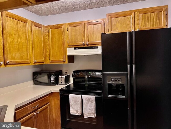 Building Photo - 4204B Aberdeen Dr