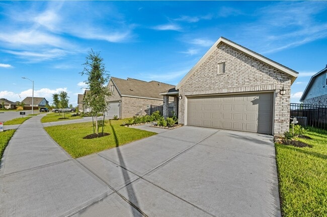 Building Photo - 27439 Sunterra Village Dr