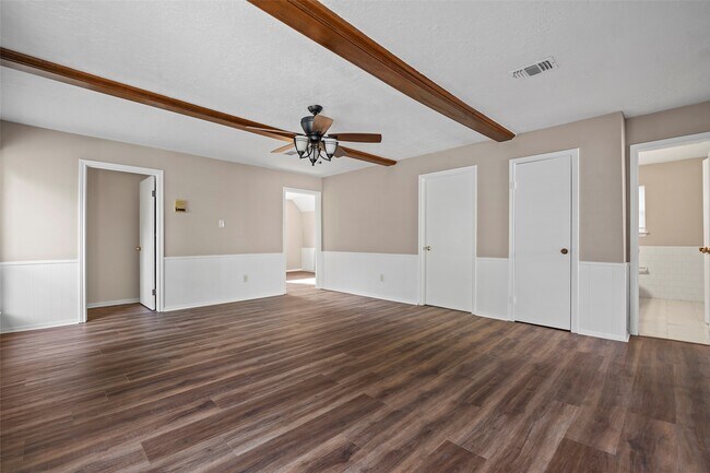 Building Photo - 4735 Charade Dr