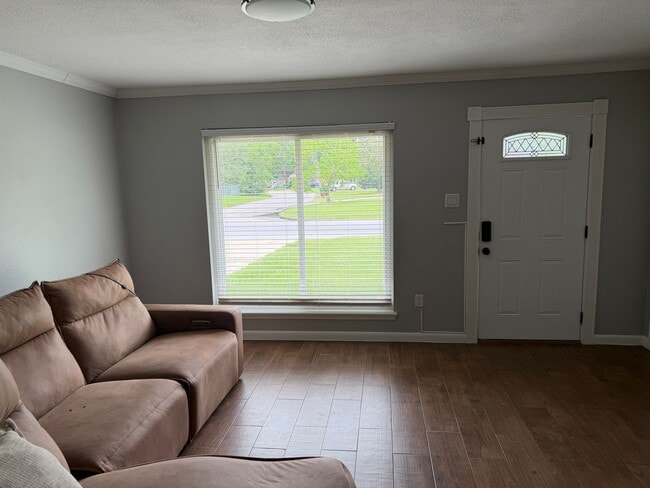 Building Photo - Gautier Property