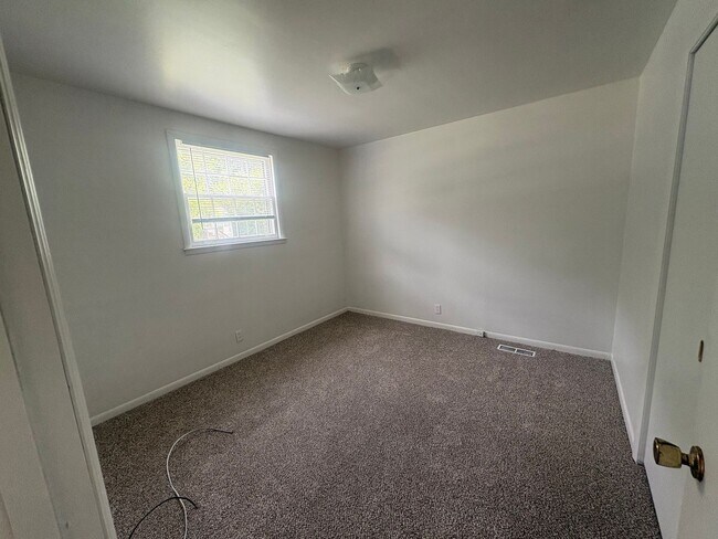 Building Photo - 1018 Curdwood Blvd