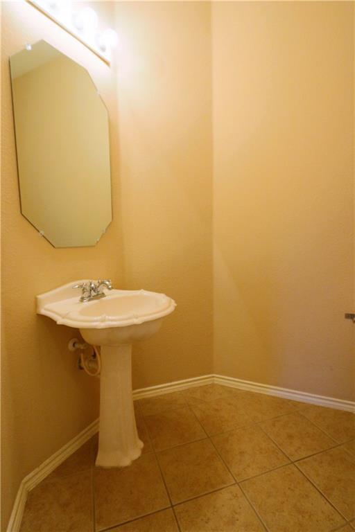 Building Photo - 11008 Crazy Well Dr