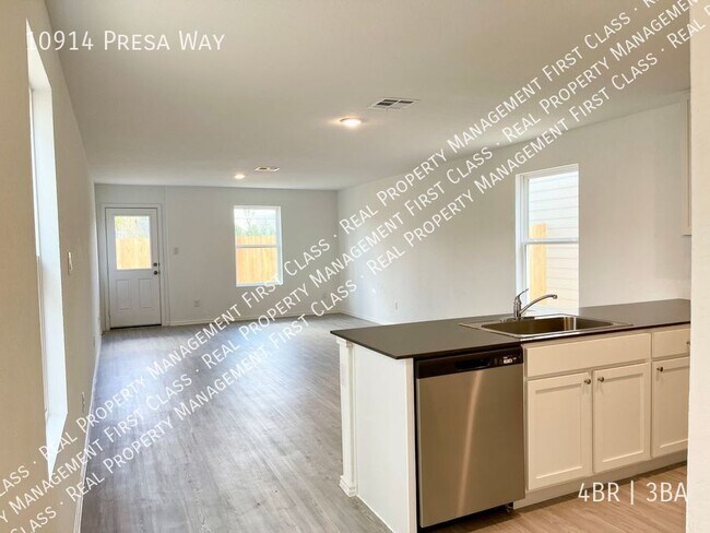 Building Photo - 10914 Presa Wy