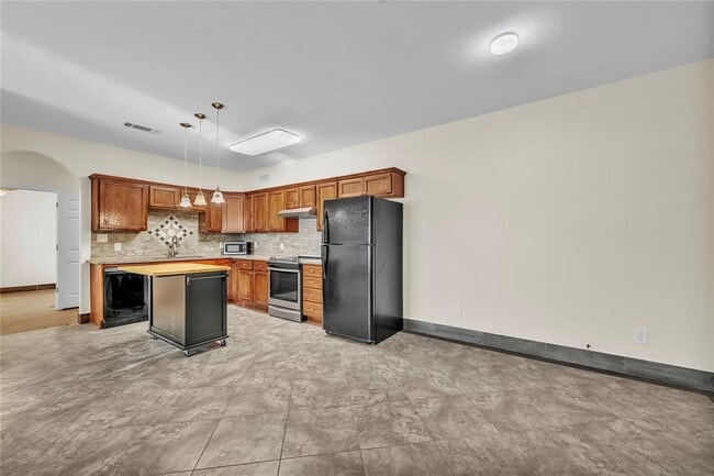 Building Photo - 170 Interstate Dr