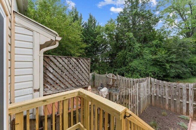 Building Photo - 8644 Sanderling Dr