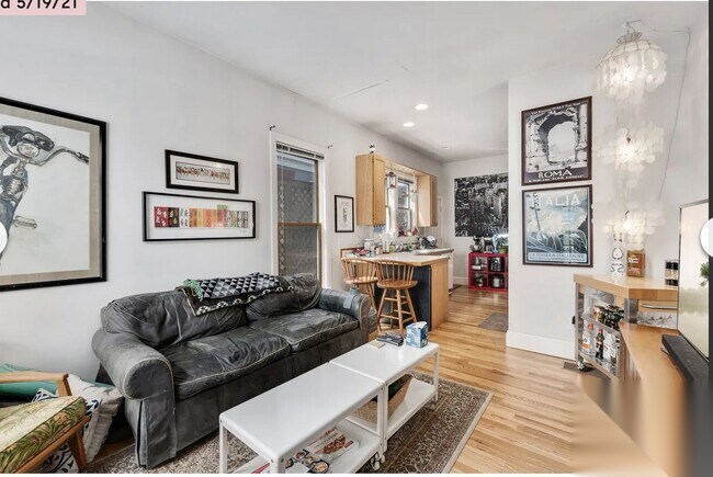 Building Photo - 603 Mathews St