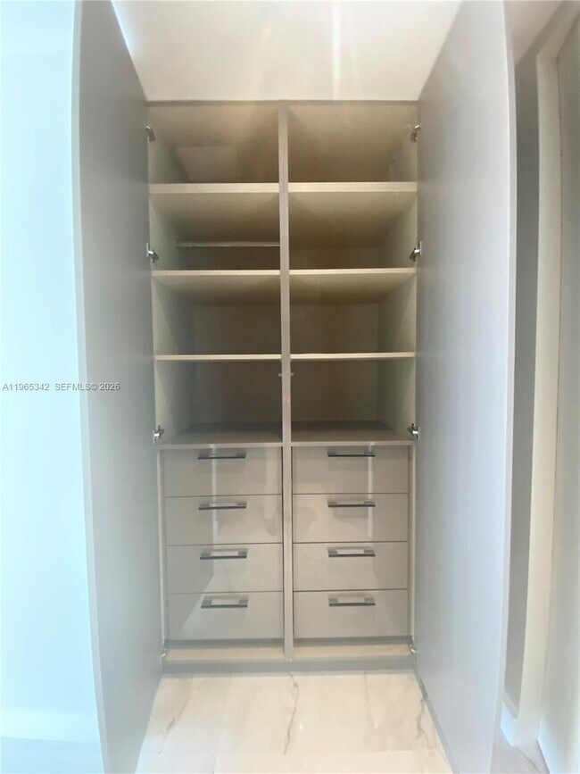 Building Photo - 18975 Collins Ave