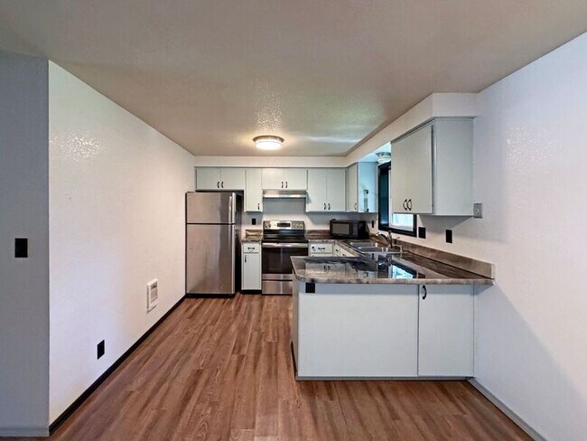 Building Photo - 24712 Parkside Dr