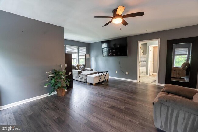 Building Photo - 6004 Glenn Station Ct