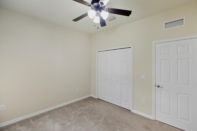 Building Photo - 8895 Via Isola Court