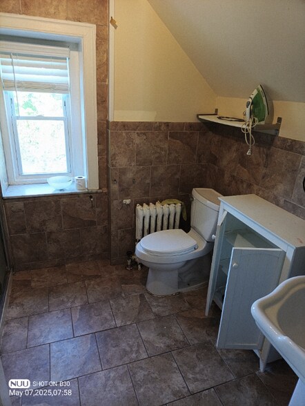 Building Photo - 2216 Georges Ln