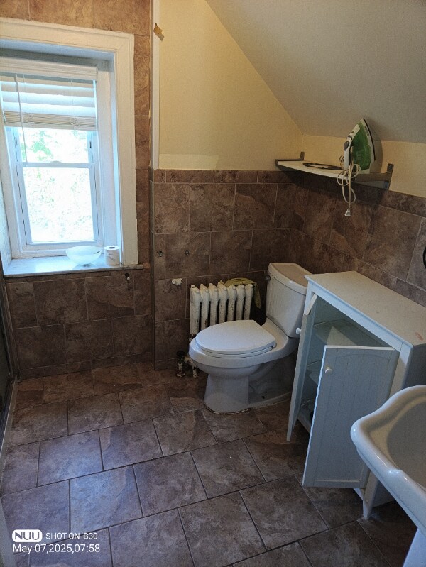 Building Photo - 2216 Georges Ln