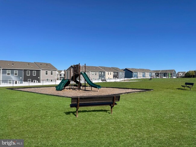 Building Photo - 124 Charing Cross Dr