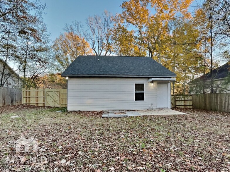 Building Photo - 3114 6th Ave N